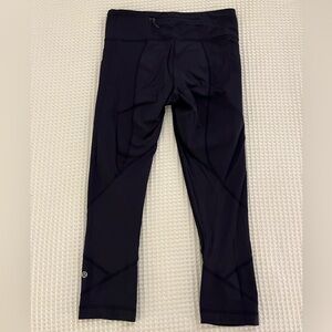 Navy Lululemon Cropped Athletic Leggings